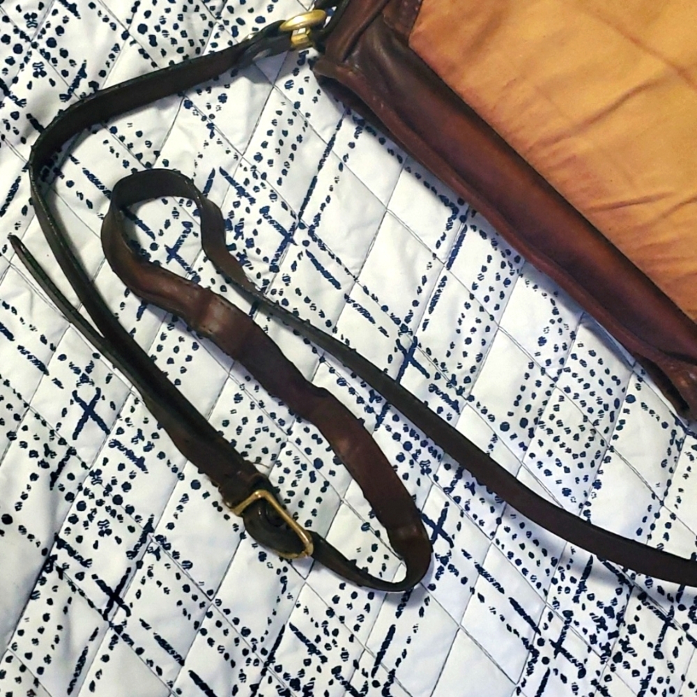 Vintage Australian Cowhide Leather Shoulder Bag - Picture 7 of 8